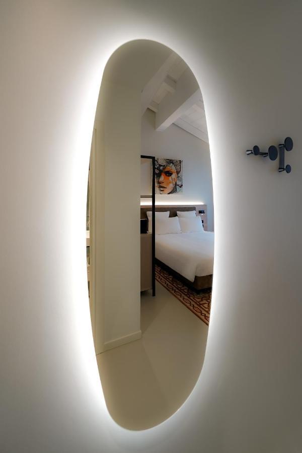 แบร์กาโม อินน์ 21 ภายนอก รูปภาพ A room at the hotel