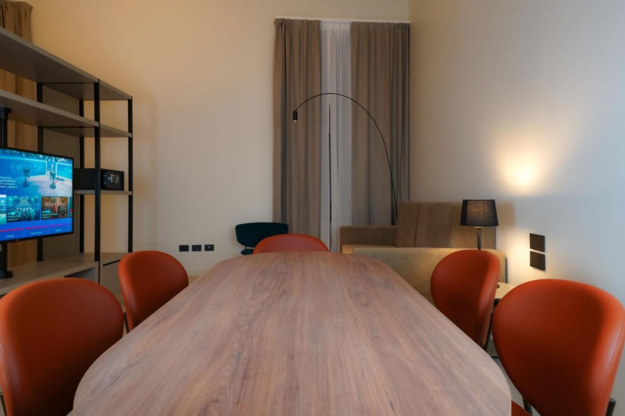 แบร์กาโม อินน์ 21 ภายนอก รูปภาพ Meeting room