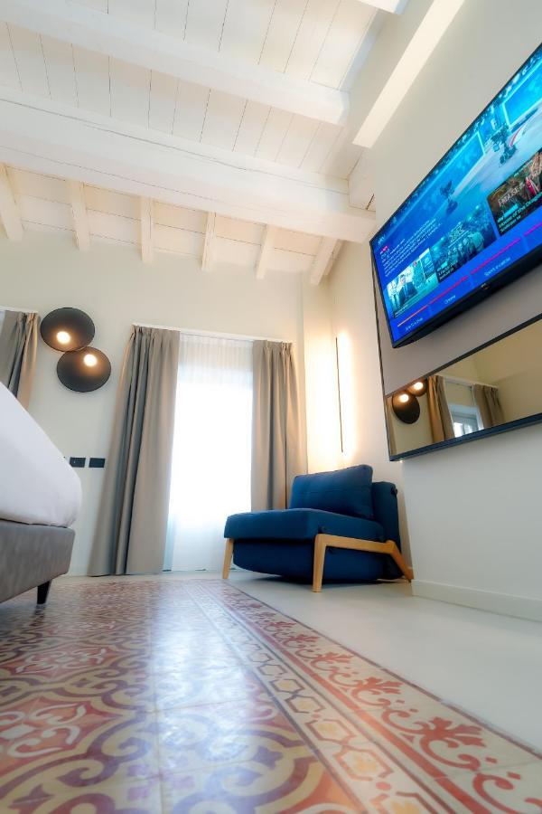 แบร์กาโม อินน์ 21 ภายนอก รูปภาพ A room at the hotel