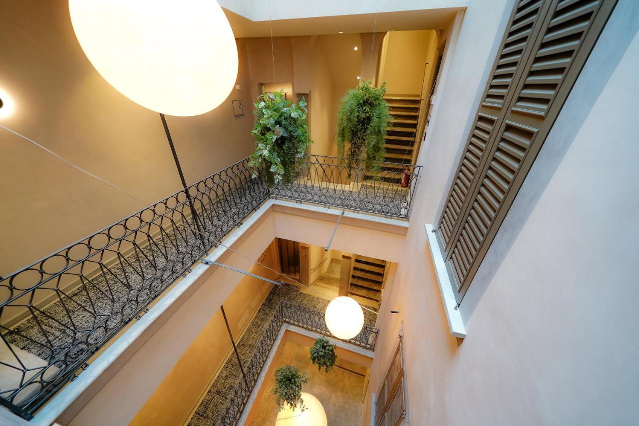 แบร์กาโม อินน์ 21 ภายนอก รูปภาพ Interior of the hotel